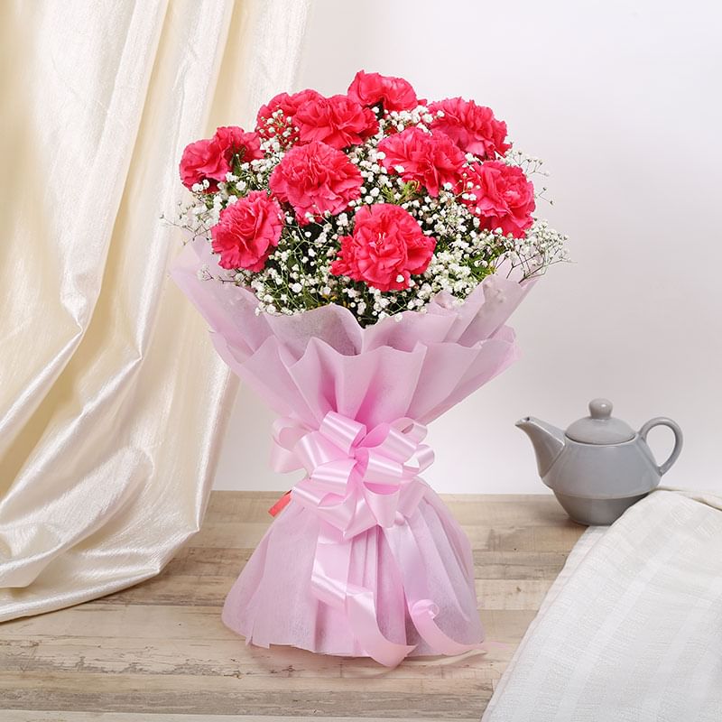 10 Pink carnations